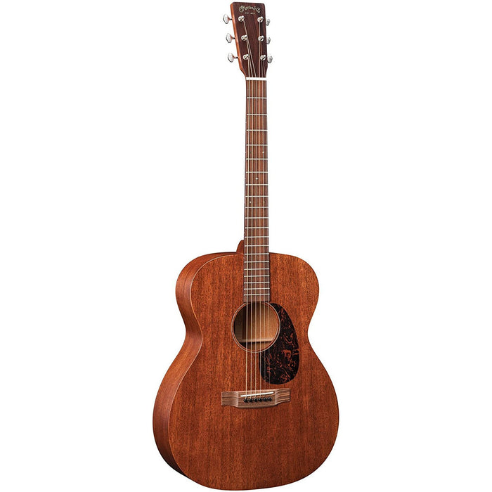 Martin Guitar 000-15M with Gig Bag, Acoustic Guitar for the Working Musician, Mahogany Construction, Satin Finish, 000-14 Fret, and Low Oval Neck Shape