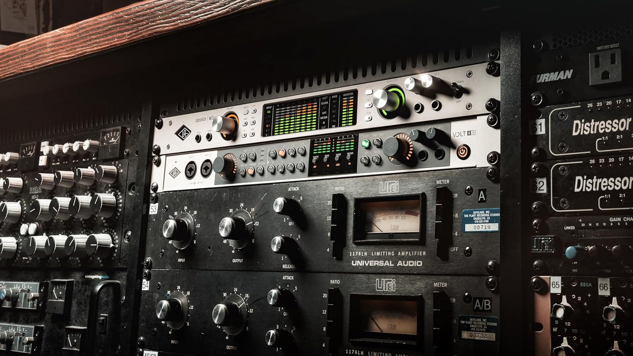Universal Audio Volt 876 24x28 USB Audio Interface, Rack-Mount Style