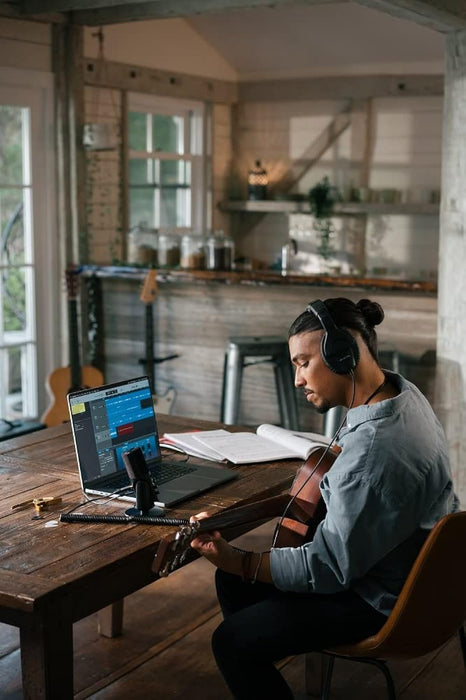 SENNHEISER Professional Profile - USB Cardioid Condenser Microphone & Table Stand, 1.2 m USB-C Cable - Mute Button, Built-in Headphone Jack, Gain, Mix & Volume Control, for PC & Mac,Black