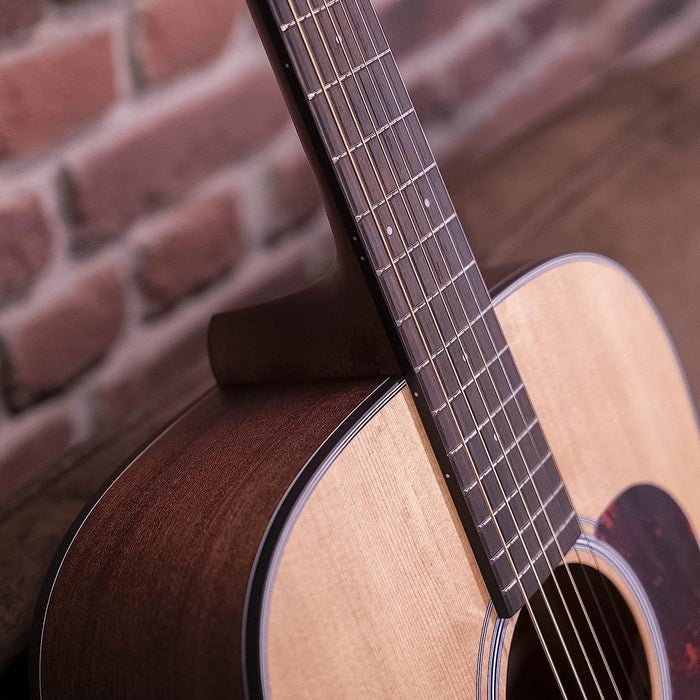 Walden D550E Natura Solid Spruce Top Dreadnought Acoustic-Electric Guitar - Open Pore Satin Natural