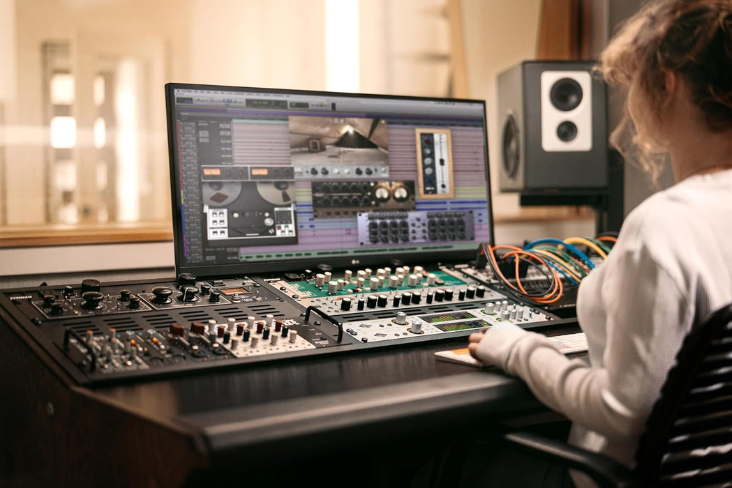 Universal Audio Apollo x6 Gen 2 with UAD Analog Classics Pro Thunderbolt 3 Audio Interface
