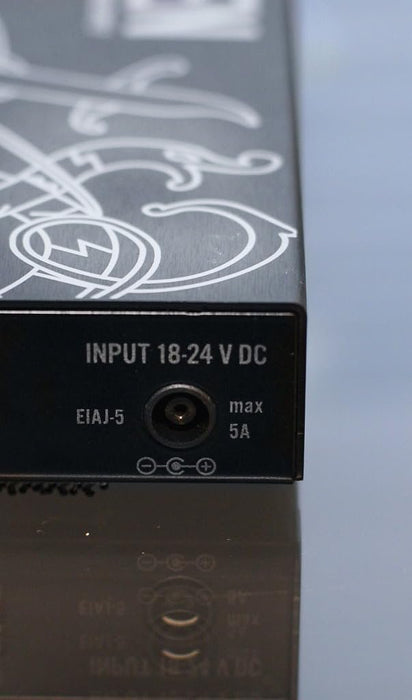 EBS Runsten Isolated Pedalboard Power Supply - 10 DC Outputs up to 900mA, Switchable 9V/12V, 2 USB Ports, Ultra-Low Noise, Universal 100-240V, Compact 310g